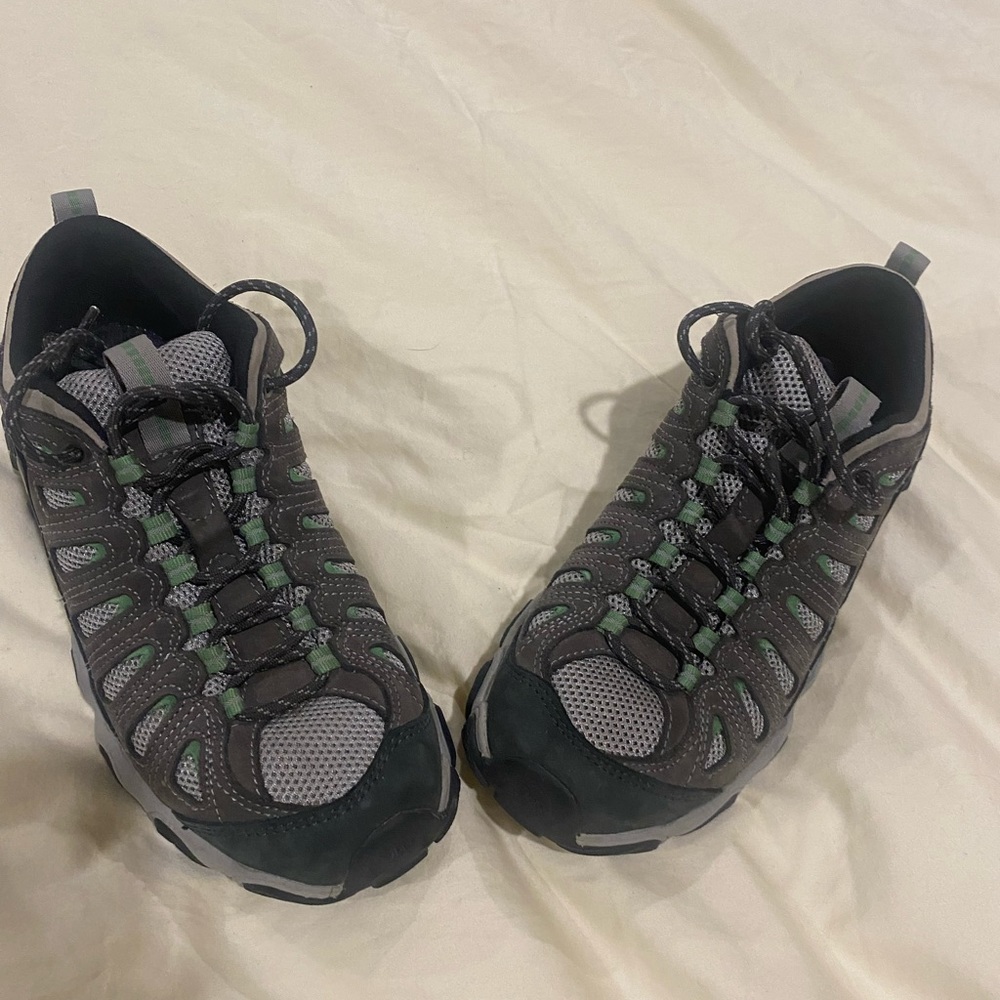 Oboz woman size 8 hiking shoes